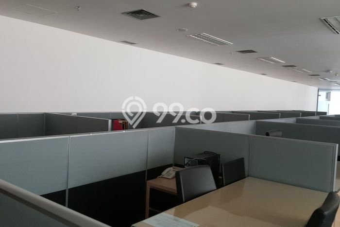 Kantor Kawasan Sudirman, Luas 131m², Posisi Jalan Utama Kantor Kawasan Sudirman, Luas 131m², Posisi Jalan Utama