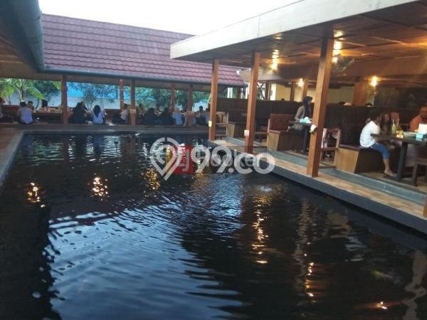 Ruko Dijual Lokasi Emas di Telukjambe Timur Luas 2500m2 Ruko Dijual Lokasi Emas di Telukjambe Timur Luas 2500m2