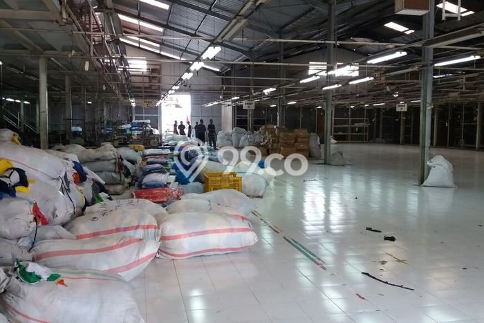 Gudang Bagus Dijual LB 5000m2 Lokasi Strategis Bandung Area Cocok untuk Bisnis Gudang Bagus Dijual LB 5000m2 Lokasi Strategis Bandung Area Cocok untuk Bisnis
