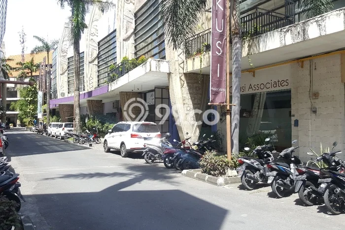 Area Ramai! Ruko Dijual di Kuta untuk Bisnis Luas Bangunan 189m2 Area Ramai! Ruko Dijual di Kuta untuk Bisnis Luas Bangunan 189m2
