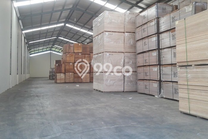 Gudang Disewakan di Area Ramai Serpong, Tangerang Selatan Gudang Disewakan di Area Ramai Serpong, Tangerang Selatan