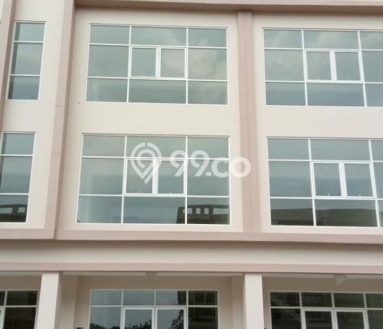 Ruko Disewa di Surabaya dengan LB 300m2 Area Komersial Ramai Ruko Disewa di Surabaya dengan LB 300m2 Area Komersial Ramai