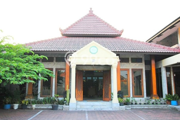 Komersial Dijual di Cangkringan Sleman dengan Luas Bangunan 1443m2 Komersial Dijual di Cangkringan Sleman dengan Luas Bangunan 1443m2