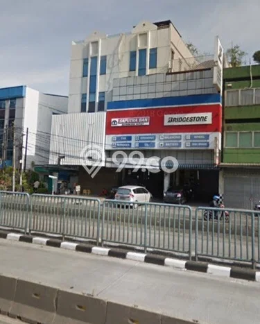 Ruko Disewa di Jakarta Pusat dengan LB 300m2 Area Komersial Ramai Ruko Disewa di Jakarta Pusat dengan LB 300m2 Area Komersial Ramai