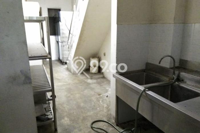 Komersial di Brumbungan, Luas 150m², Jalan Utama, Siap Bisnis Komersial di Brumbungan, Luas 150m², Jalan Utama, Siap Bisnis