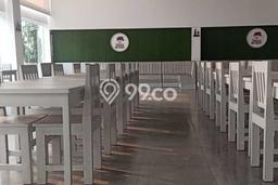 Unit Ruko disewakan di Kebon Jeruk Jakarta Barat dengan LT 463m2 / LB 1890m2 Unit Ruko disewakan di Kebon Jeruk Jakarta Barat dengan LT 463m2 / LB 1890m2