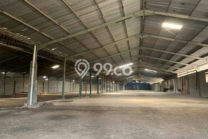 Gudang Disewa di Surabaya dengan LB 5500m2 Area Komersial Ramai Gudang Disewa di Surabaya dengan LB 5500m2 Area Komersial Ramai