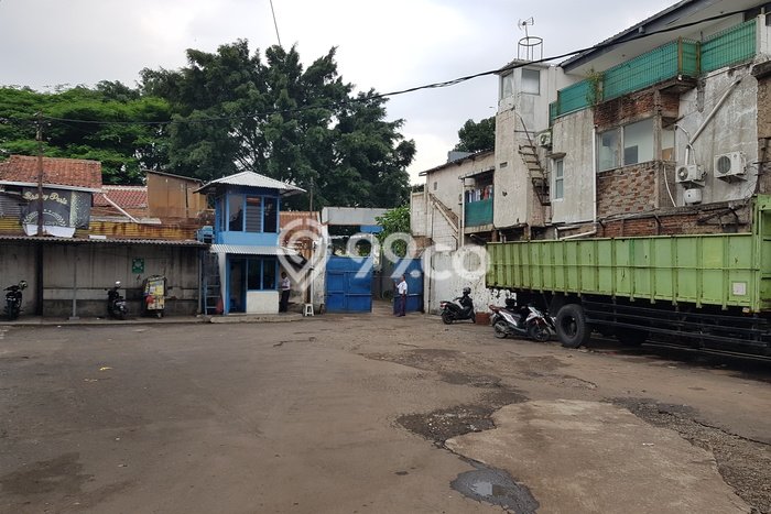 Gudang di Pajajaran, Luas 1800m², Area Komersial, Jalan Utama Gudang di Pajajaran, Luas 1800m², Area Komersial, Jalan Utama