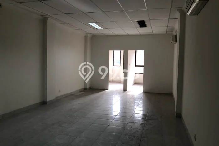 Ruko untuk disewa di Kebon Jeruk punya LT 81m2 & LB 250m2 harga sewa kompetitif Ruko untuk disewa di Kebon Jeruk punya LT 81m2 & LB 250m2 harga sewa kompetitif