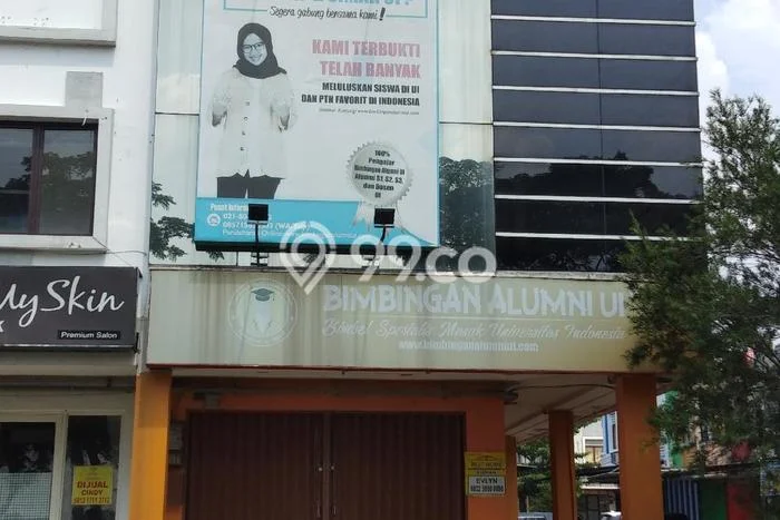 Ruko Disewa di Jakarta Timur dengan LB 200m2 Area Komersial Ramai Ruko Disewa di Jakarta Timur dengan LB 200m2 Area Komersial Ramai