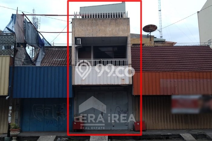 Disewakan Ruko di Pasar Kliwon, Luas 200m², Area Bisnis Disewakan Ruko di Pasar Kliwon, Luas 200m², Area Bisnis