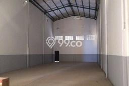 LOKASI BISNIS! Gudang For Rent di Cakung, Luas 270m², Jalan Strategis, Siap Usaha LOKASI BISNIS! Gudang For Rent di Cakung, Luas 270m², Jalan Strategis, Siap Usaha