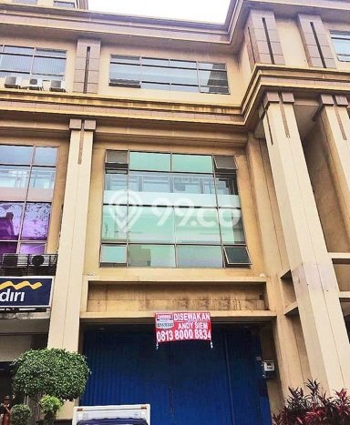 Ruko Disewa di Jakarta Barat dengan LB 500m2 Area Komersial Ramai Ruko Disewa di Jakarta Barat dengan LB 500m2 Area Komersial Ramai