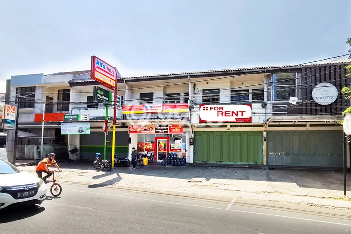 Ruko untuk Disewa di Pusat Bandung Luas Bangunan 150m2 Ruko untuk Disewa di Pusat Bandung Luas Bangunan 150m2