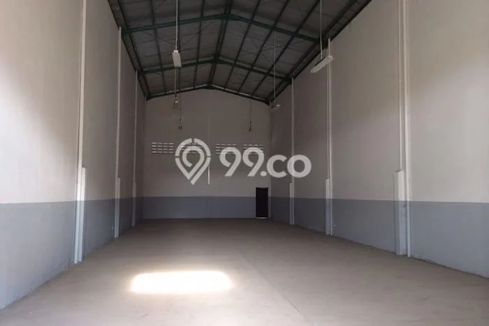 AREA BISNIS! Gudang Kawasan Cakung, Luas 216m², Jalan Utama AREA BISNIS! Gudang Kawasan Cakung, Luas 216m², Jalan Utama