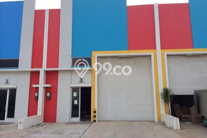 AREA BISNIS! Gudang Kawasan Cakung, Luas 216m², Jalan Utama AREA BISNIS! Gudang Kawasan Cakung, Luas 216m², Jalan Utama