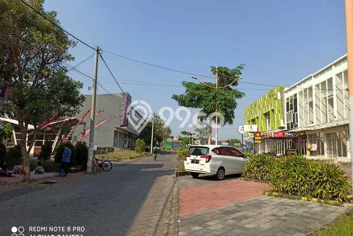 Disewakan Ruko komersial di Kebomas luas bangunan 60m2 Disewakan Ruko komersial di Kebomas luas bangunan 60m2