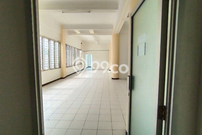 Unit Komersial Dijual di Citarum Semarang Luas Bangunan 1450m2 Unit Komersial Dijual di Citarum Semarang Luas Bangunan 1450m2