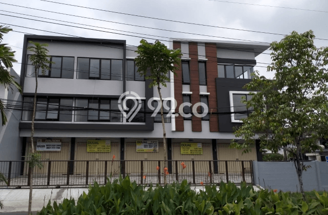 Ruko Bagus Dijual di Sukomanunggal Surabaya Strategis Cocok untuk Kembangkan Bisnis Ruko Bagus Dijual di Sukomanunggal Surabaya Strategis Cocok untuk Kembangkan Bisnis