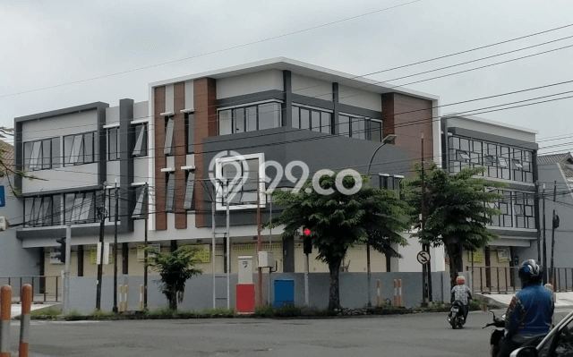 Ruko Bagus Dijual di Sukomanunggal Surabaya Strategis Cocok untuk Kembangkan Bisnis Ruko Bagus Dijual di Sukomanunggal Surabaya Strategis Cocok untuk Kembangkan Bisnis