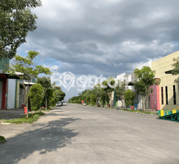PROSPEK BAGUS! Gudang di Gresik Kota, Luas 1320m², Tingkat Keramaian Tinggi PROSPEK BAGUS! Gudang di Gresik Kota, Luas 1320m², Tingkat Keramaian Tinggi