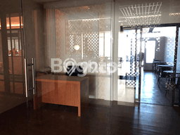 Unit Kantor Disewakan di Basuki Rachmat di Area Ramai & Strategis Unit Kantor Disewakan di Basuki Rachmat di Area Ramai & Strategis