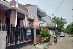 Lokasi Strategis! Dijual Ruko Bisnis di Kebon Jeruk, Jakarta Barat Kondisi Bagus Lokasi Strategis! Dijual Ruko Bisnis di Kebon Jeruk, Jakarta Barat Kondisi Bagus