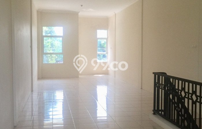LOKASI PREMIUM! Ruko Kawasan Mlati, Luas 132m², Akses Utama LOKASI PREMIUM! Ruko Kawasan Mlati, Luas 132m², Akses Utama