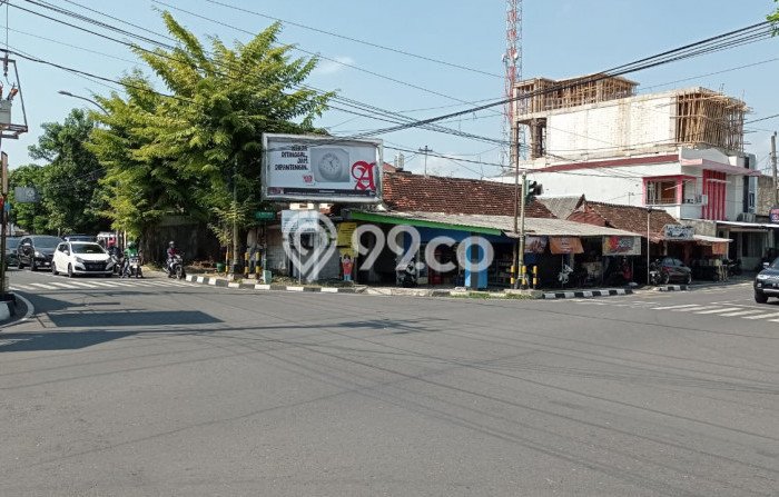 RUMAH RUANG USAHA DI JL MELATI WETA, DEKAT STADION MANDALA KRIDA, YOGYAKARTA RUMAH RUANG USAHA DI JL MELATI WETA, DEKAT STADION MANDALA KRIDA, YOGYAKARTA