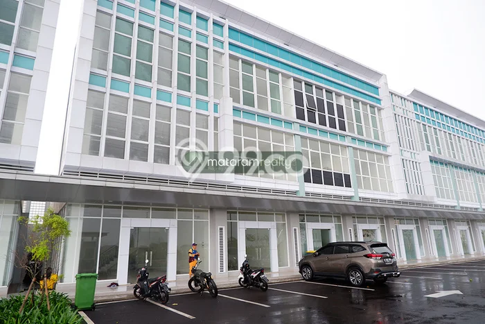 Untuk Dijual! Ruko di Gede Bage Bandung LT 119m2 / LB 290m2 Kawasan Strategis Untuk Dijual! Ruko di Gede Bage Bandung LT 119m2 / LB 290m2 Kawasan Strategis