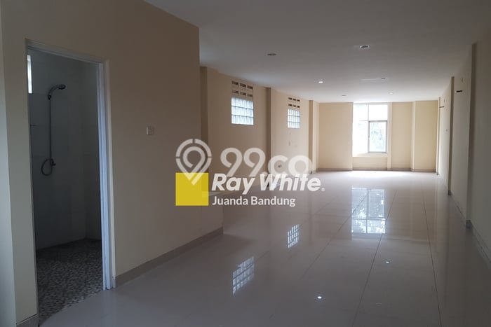 Ruko For Rent Kawasan Cicaheum, Luas 306m², Lokasi Komersial, Jalan Strategis Ruko For Rent Kawasan Cicaheum, Luas 306m², Lokasi Komersial, Jalan Strategis