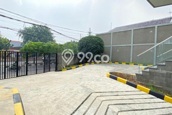 Kantor Dijual di Matraman Jakarta Timur dengan LB 2107m2 Kantor Dijual di Matraman Jakarta Timur dengan LB 2107m2