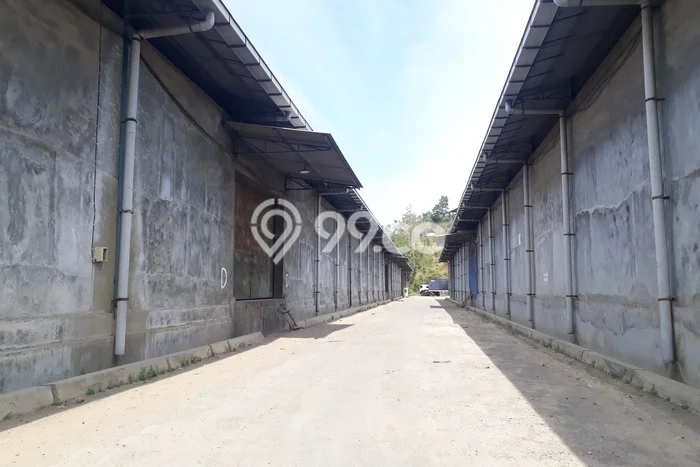 Gudang Area Komersial di Ngaliyan, Luas 1440m², Disewakan, Siap Pakai Gudang Area Komersial di Ngaliyan, Luas 1440m², Disewakan, Siap Pakai