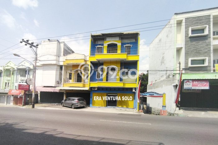 Ruko Dijual di Jebres LT 68m2, LB 180m2 Solusi Investasi Cerdas Ruko Dijual di Jebres LT 68m2, LB 180m2 Solusi Investasi Cerdas