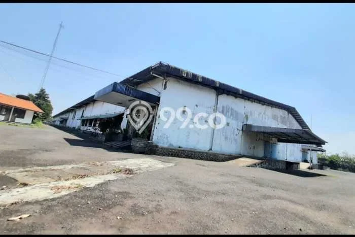 Unit Gudang Disewakan di Moch Toha di Area Ramai & Strategis Unit Gudang Disewakan di Moch Toha di Area Ramai & Strategis