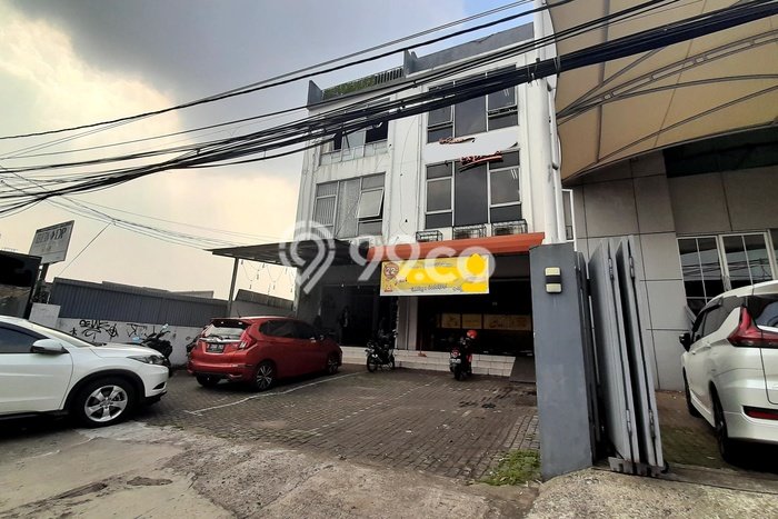 Ruko Dijual di Prime Area Jakarta Selatan Luas 180m2 Ruko Dijual di Prime Area Jakarta Selatan Luas 180m2