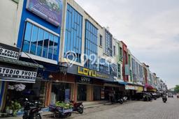 LOKASI PREMIUM! Ruko Kawasan Medan Johor, Luas 392m², Akses Strategis LOKASI PREMIUM! Ruko Kawasan Medan Johor, Luas 392m², Akses Strategis