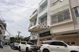 Ruko Strategis di Medan Area, Luas 330m², Jalan Utama, Area Bisnis Aktif Ruko Strategis di Medan Area, Luas 330m², Jalan Utama, Area Bisnis Aktif