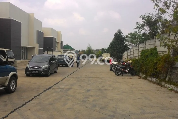 Lokasi Strategis! Dijual Gudang Bisnis di Jati Uwung, Tangerang Kondisi Baik Lokasi Strategis! Dijual Gudang Bisnis di Jati Uwung, Tangerang Kondisi Baik