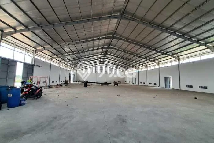 Unit Gudang Disewakan di Moch Toha di Area Ramai & Strategis Unit Gudang Disewakan di Moch Toha di Area Ramai & Strategis