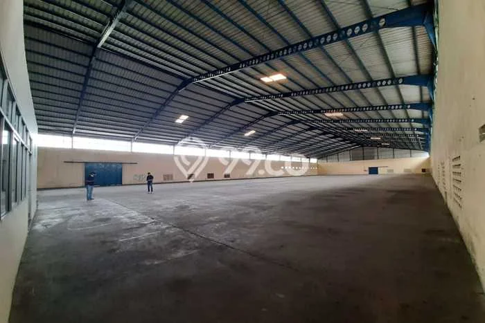 Gudang disewakan di Batujajar Bandung Barat dengan luas bangunan 4000m2 Gudang disewakan di Batujajar Bandung Barat dengan luas bangunan 4000m2