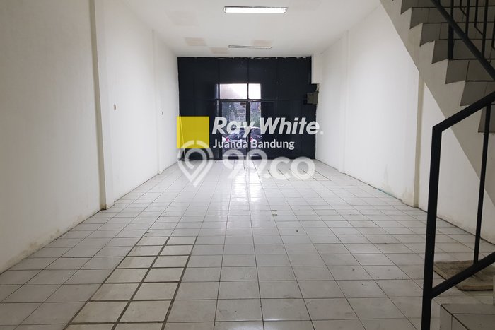 Ruko di Sumurbandung, Luas 300m², For Rent, Pusat Bisnis, Ready Usaha Ruko di Sumurbandung, Luas 300m², For Rent, Pusat Bisnis, Ready Usaha