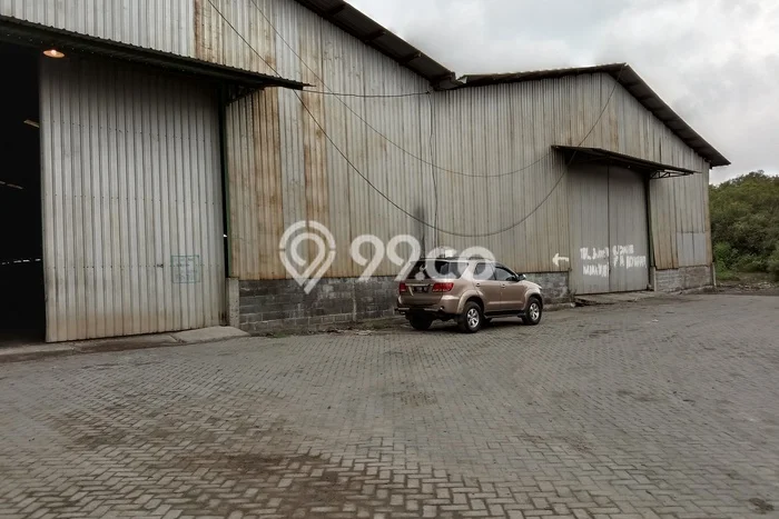 FOR RENT! Gudang di Margomulyo Cocok untuk Bisnis 11000m2 FOR RENT! Gudang di Margomulyo Cocok untuk Bisnis 11000m2