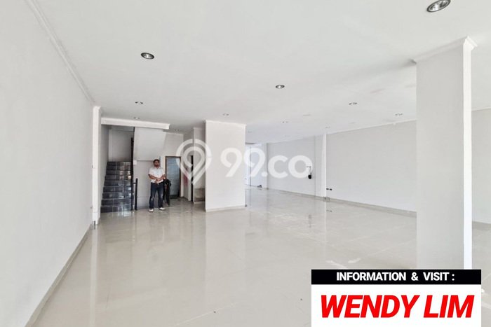 Area Ramai! Ruko Dijual di Jatinegara untuk Bisnis Luas Bangunan 2068m2 Area Ramai! Ruko Dijual di Jatinegara untuk Bisnis Luas Bangunan 2068m2