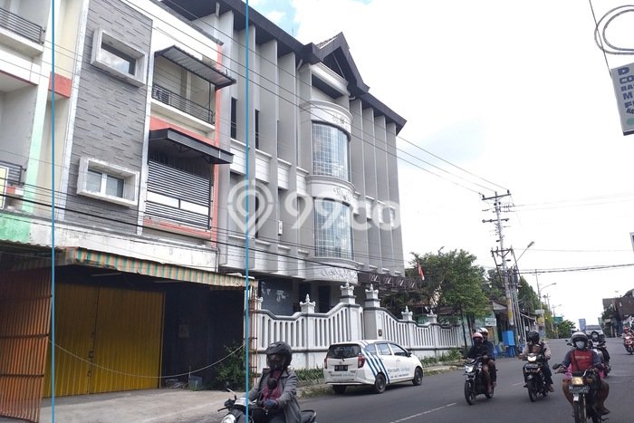 FOR SALE! Ruko di Jebres Surakarta, LT 74m2, LB 222m2 FOR SALE! Ruko di Jebres Surakarta, LT 74m2, LB 222m2