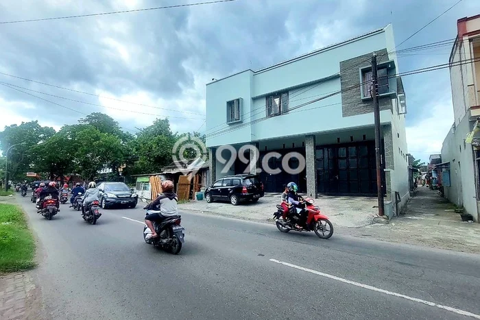 KAWASAN PREMIUM! Ruko di Mojolaban, Luas 370m², Jalan Strategis KAWASAN PREMIUM! Ruko di Mojolaban, Luas 370m², Jalan Strategis