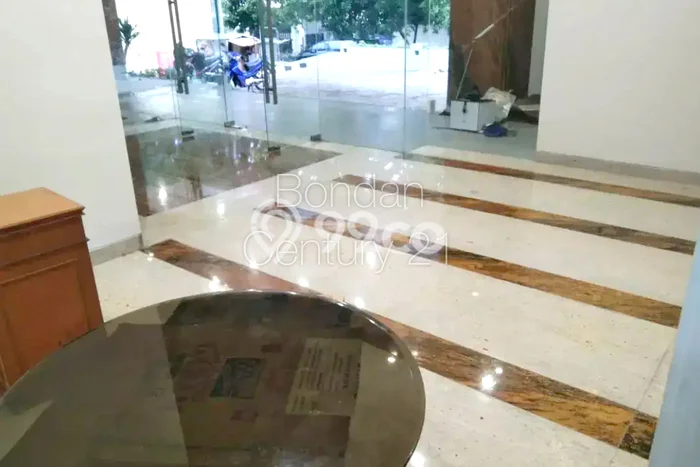 Unit Kantor Disewakan di Kemang di Area Ramai & Strategis Unit Kantor Disewakan di Kemang di Area Ramai & Strategis
