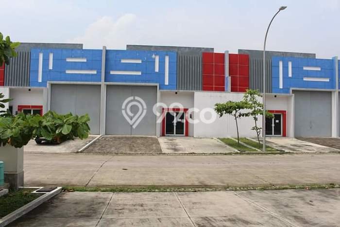 AREA KOMERSIAL! Kantor di Telukjambe Timur, Luas 367m², Lokasi Strategis AREA KOMERSIAL! Kantor di Telukjambe Timur, Luas 367m², Lokasi Strategis