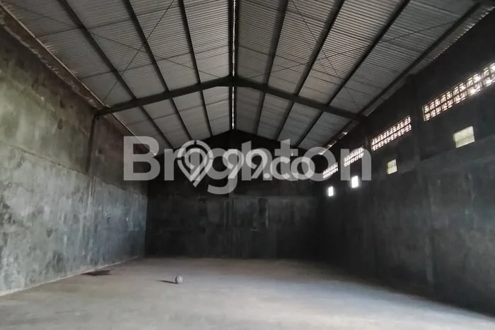 Gudang Disewa di Madiun dengan LB 500m2 Area Komersial Ramai Gudang Disewa di Madiun dengan LB 500m2 Area Komersial Ramai