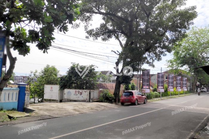 Unit Komersial Dijual di Malang LT 3217m2 & LB 600m2 Unit Komersial Dijual di Malang LT 3217m2 & LB 600m2
